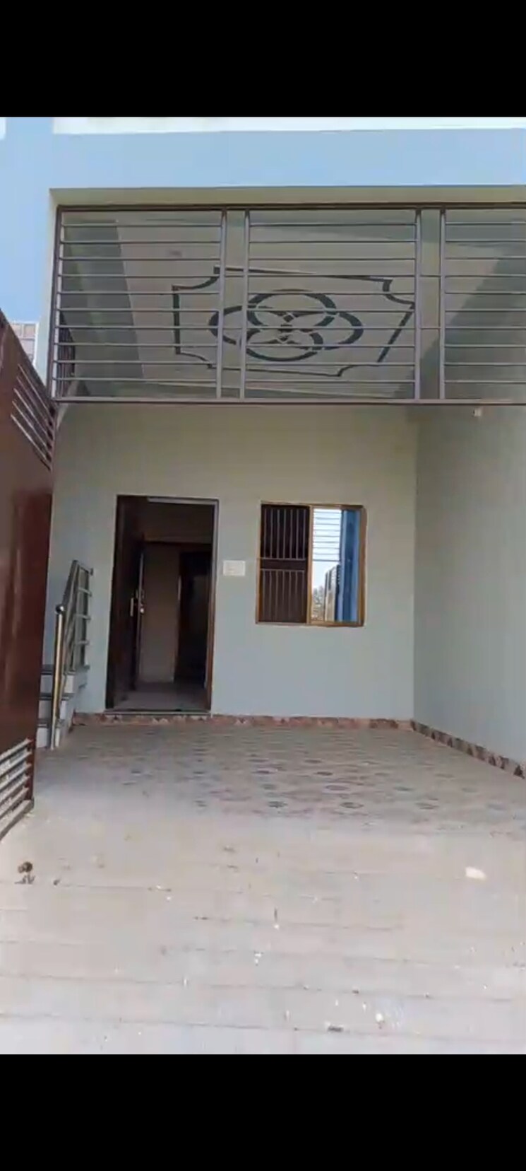 Room, amara khaira chak 4 Bedroom 720 Sq.Ft. Independent House In Amara Khaira Chak Varanasi 9509123