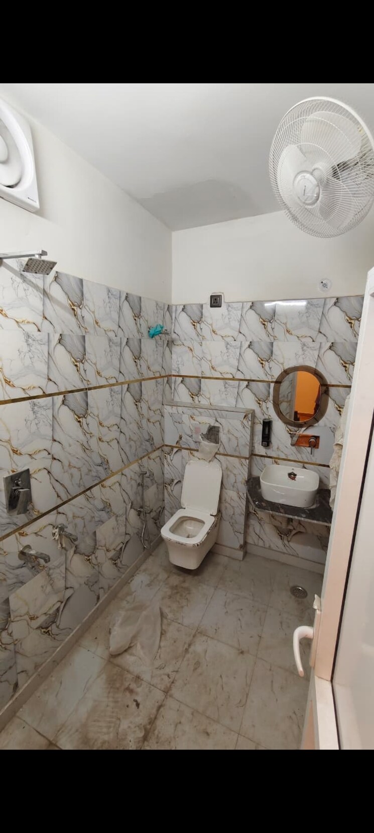 Bathroom, soho-awas-apartments 2 Bedroom 950 Sq.Ft. Builder Floor In Gyan Khand I Ghaziabad 9509118