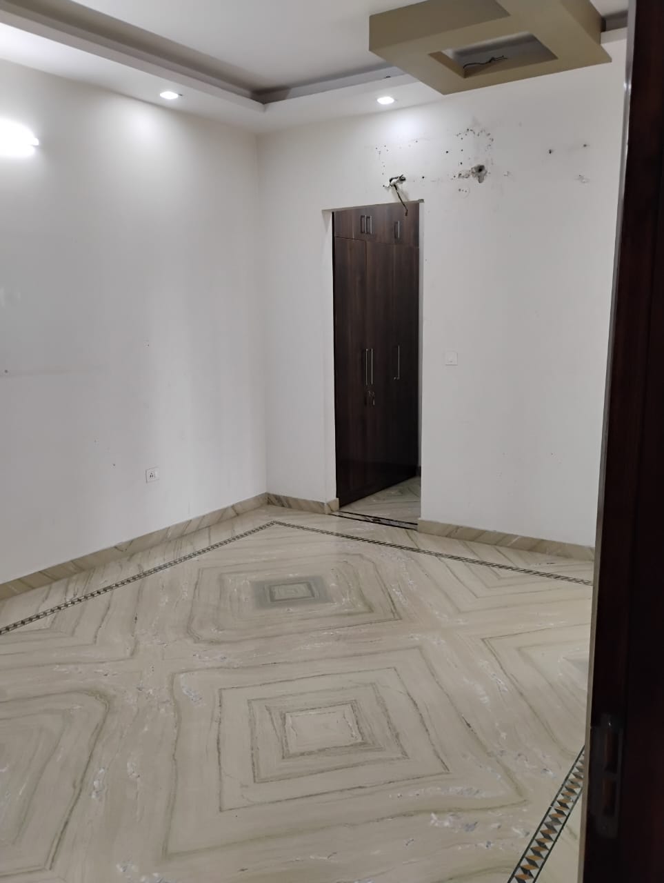 3 BHK + Extra Room Builder Floor For Rent in Chanakyapuri