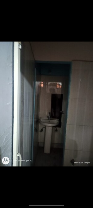 Building Lobby in 1 BHK Builder Floor at DLF Regent House, Dlf Phase iv – for Rent