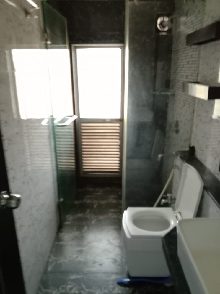 Bathroom, bhairaav-signature 4 Bedroom 2500 Sq.Ft. Apartment In Cbd Belapur Sector 30 Navi Mumbai 9509166