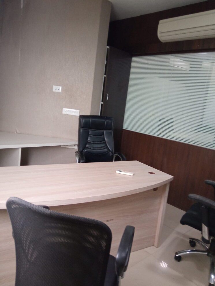 Team Area, platinum-techno-park Commercial Office Space 1130 Sq.Ft. In Vashi Sector 30 Navi Mumbai 9509242