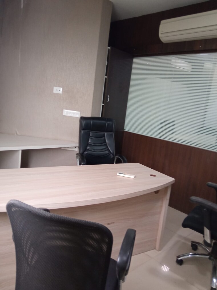 Team Area, platinum-techno-park Commercial Office Space 1130 Sq.Ft. In Vashi Sector 30 Navi Mumbai 9509242