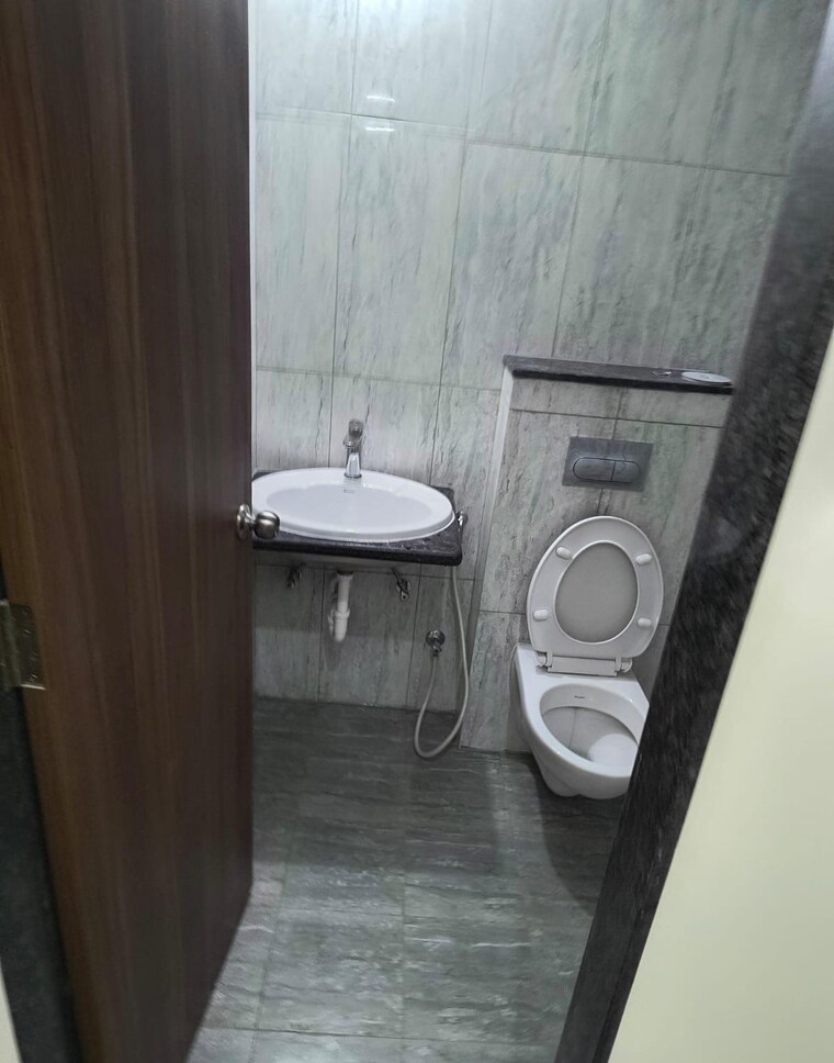 Bathroom, hinjewadi 2 Bedroom 850 Sq.Ft. Apartment In Hinjewadi Pune 9509246
