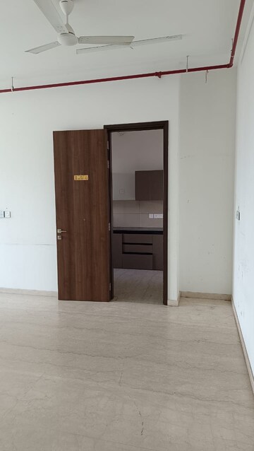 Room in 2 BHK Apartment at Prestige Jasdan Classic, Mahalaxmi – for Rent