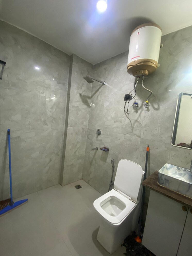 Bathroom, saket 1.5 Bedroom 450 Sq.Ft. Apartment In Saket Delhi 9509290