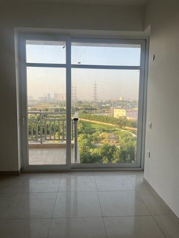 Room in 3 BHK Apartment at Tulip Violet, Sector 69 – for Sale