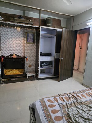 Bedroom in 2 BHK Apartment at Woodland Avenue, Kothrud – for Rent