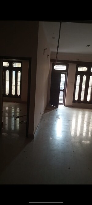 3 BHK Builder Floor For Rent in Apna Enclave, Sector 4