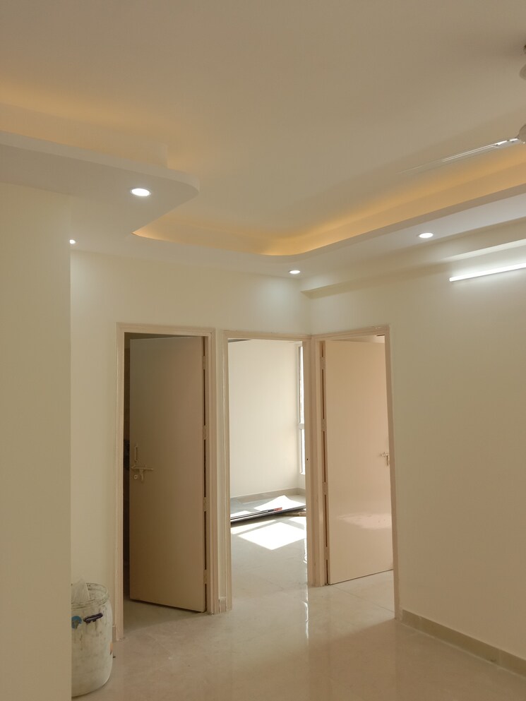Room, sector 63a 2 Bedroom 700 Sq.Ft. Apartment In Sector 63a Gurgaon 9509375