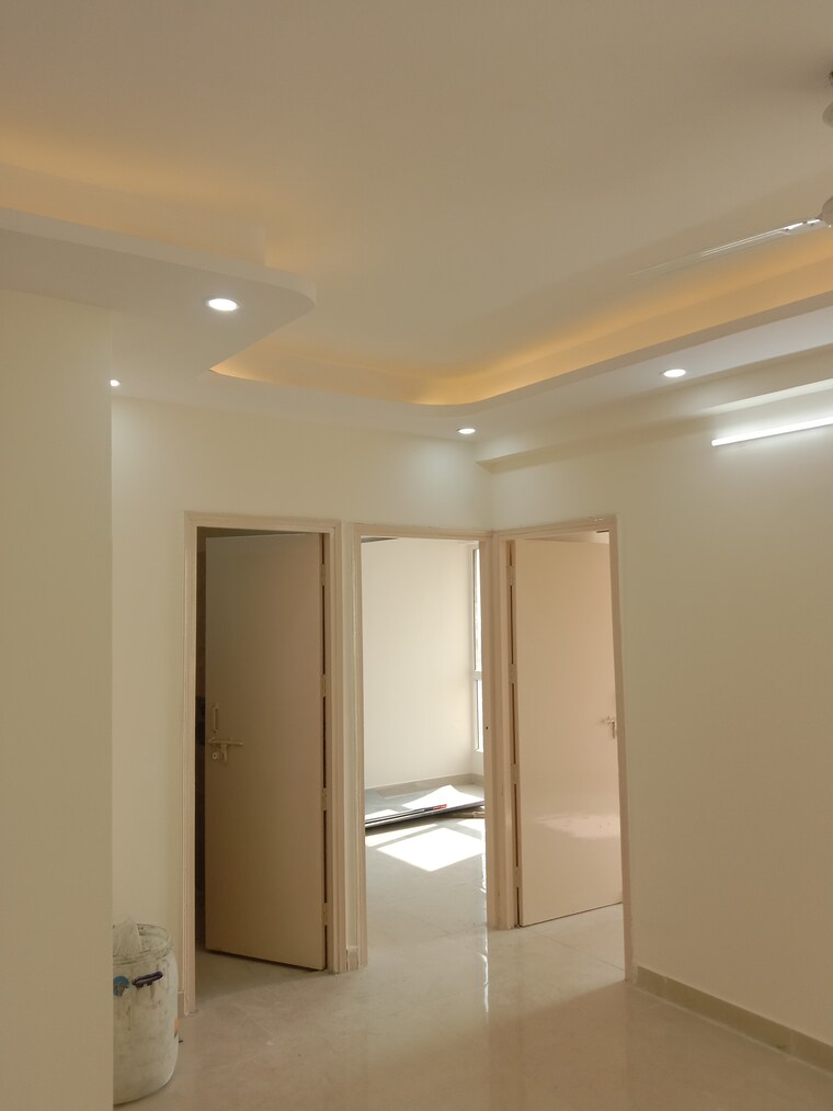 Room, sector 63a 2 Bedroom 700 Sq.Ft. Apartment In Sector 63a Gurgaon 9509375