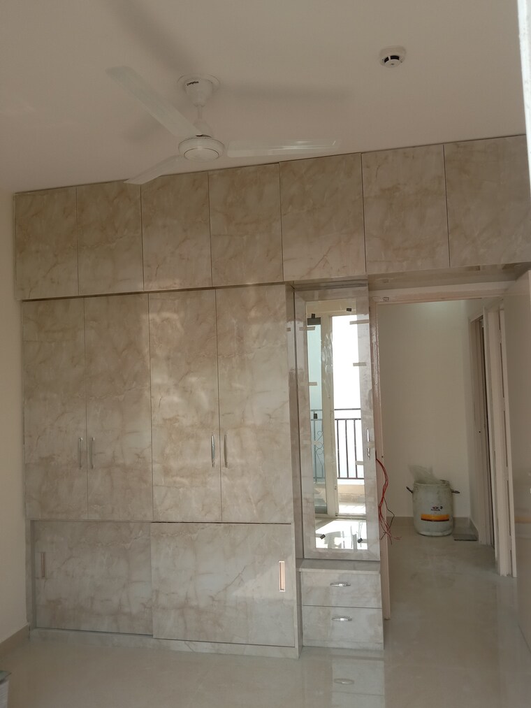 Room, sector 63a 2 Bedroom 700 Sq.Ft. Apartment In Sector 63a Gurgaon 9509375