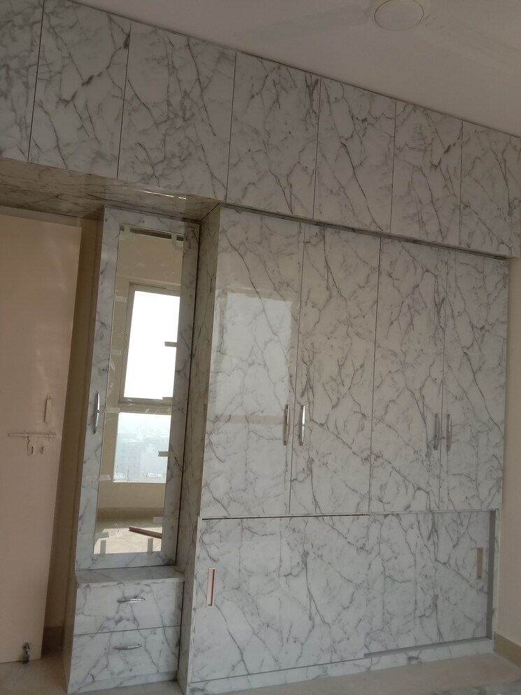 Room, sector 63a 2 Bedroom 700 Sq.Ft. Apartment In Sector 63a Gurgaon 9509375