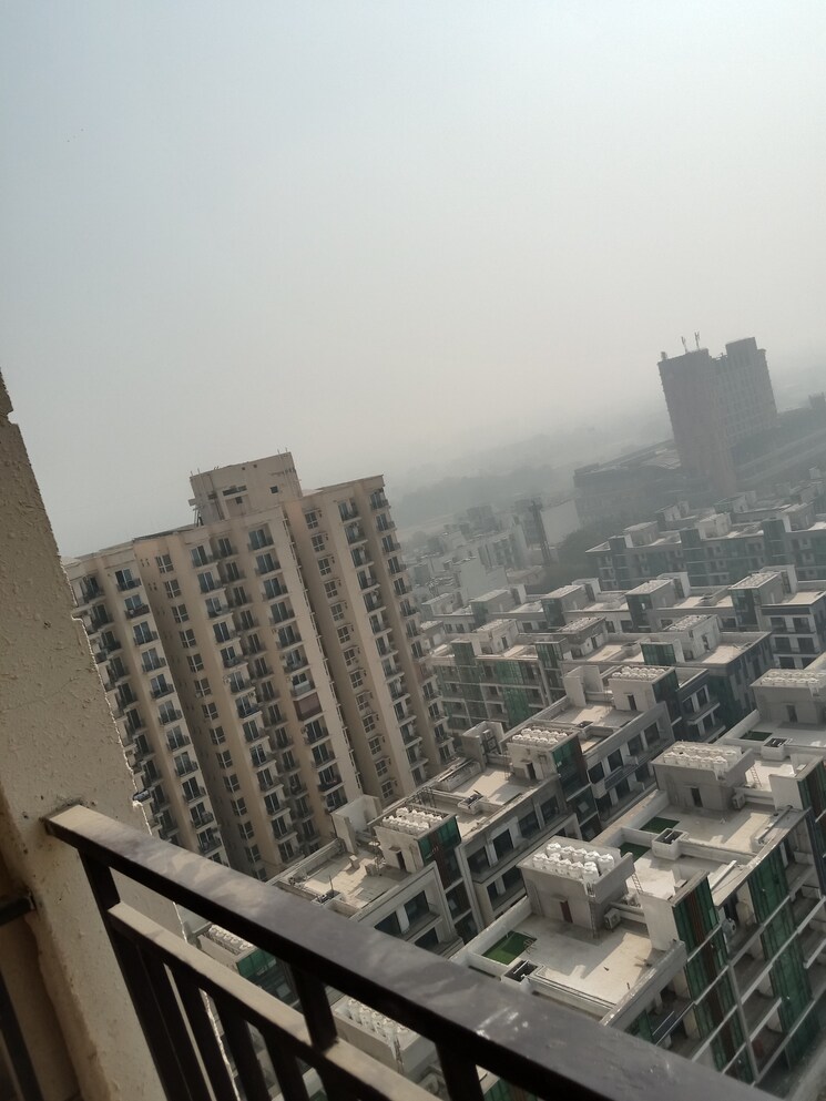 Exterior View, sector 63a 2 Bedroom 700 Sq.Ft. Apartment In Sector 63a Gurgaon 9509375