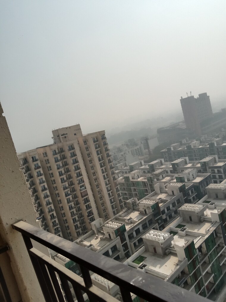 Exterior View, sector 63a 2 Bedroom 700 Sq.Ft. Apartment In Sector 63a Gurgaon 9509375