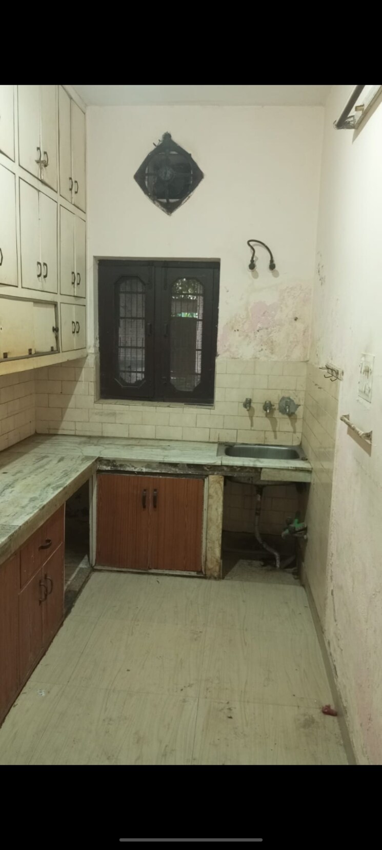 Kitchen, apna-enclave 3 Bedroom 250 Sq.Yd. Builder Floor In Sector 4 Gurgaon 9509370