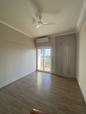 2.5 BHK Builder Floor For Rent in Central Park 3 Flower Valley, Sohna Sector 33