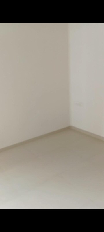 Room in 2 BHK Apartment at Runwal Eirene, Balkum Pada – for Rent