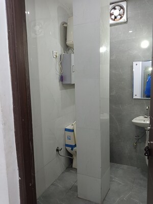 Bathroom in 1 BHK Apartment at Lajpat Nagar 4 – for Rent
