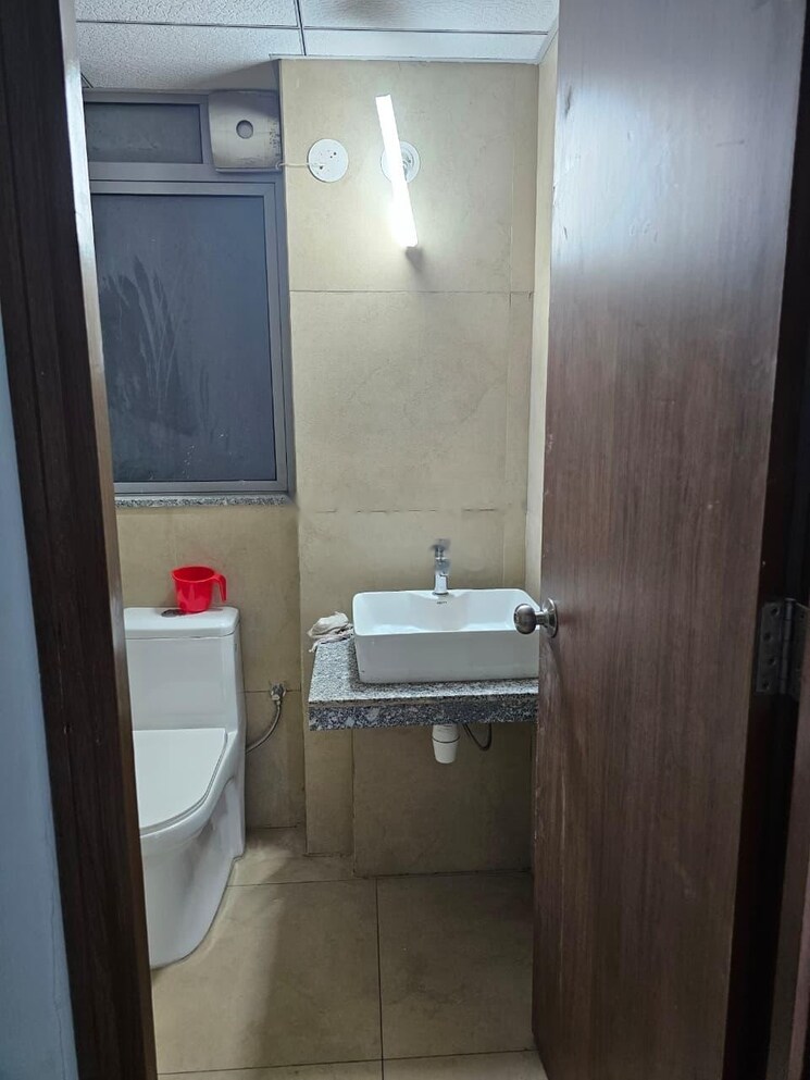 Bathroom, kalpataru-immensa 4 Bedroom 1200 Sq.Ft. Apartment In Kolshet Road Thane 9509406