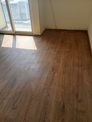 Room in 2 BHK Apartment at Mahindra Vivante, Andheri East – for Sale