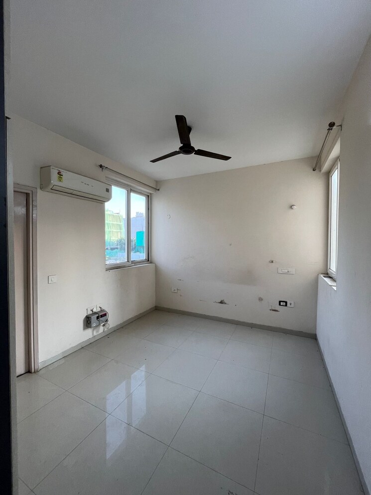 Bathroom, emaar-mgf-emerald-hills 3 Bedroom 1450 Sq.Ft. Builder Floor In Sector 65 Gurgaon 9509444