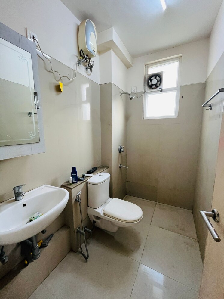 Bathroom, emaar-mgf-emerald-hills 3 Bedroom 1450 Sq.Ft. Builder Floor In Sector 65 Gurgaon 9509444