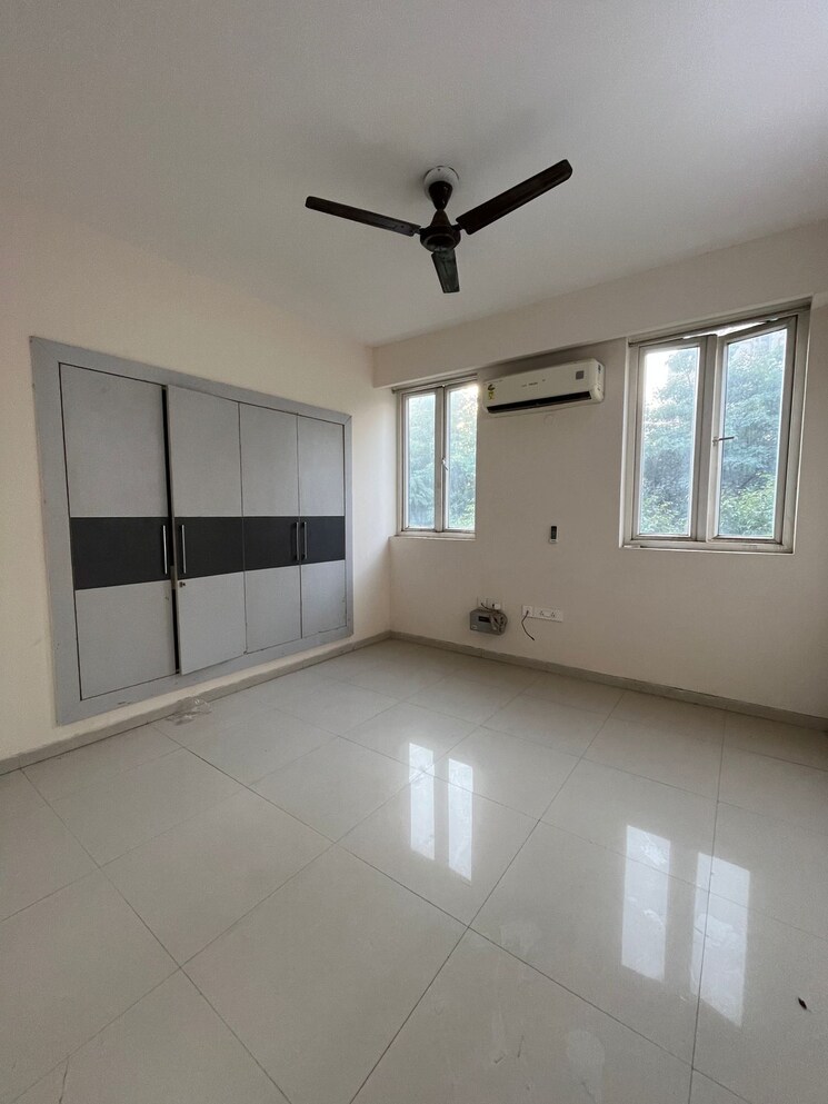 Room, emaar-mgf-emerald-hills 3 Bedroom 1450 Sq.Ft. Builder Floor In Sector 65 Gurgaon 9509444