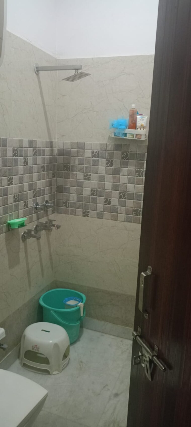 Bathroom, e block shastri nagar 2.5 Bedroom 1500 Sq.Ft. Builder Floor In E Block Shastri Nagar Ghaziabad 9509453