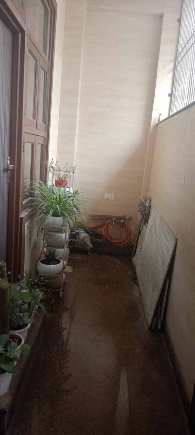 Bathroom, e block shastri nagar 2.5 Bedroom 1500 Sq.Ft. Builder Floor In E Block Shastri Nagar Ghaziabad 9509453