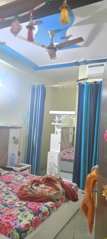 Furnished Amenities in 2.5 BHK Builder Floor at E Block Shastri Nagar – for Rent