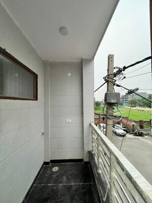 Balcony in 1 BHK Builder Floor at Rohini Sector 23 – for Sale