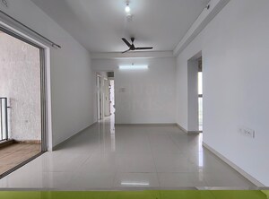 Room in 3 BHK Apartment at Godrej Boulevard, Manjari – for Rent