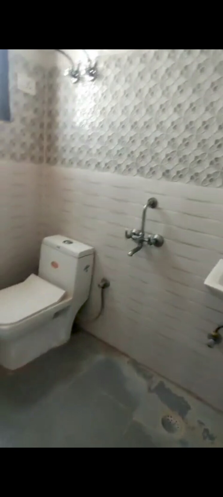 Attached Bathroom, chattarpur 1 Bedroom 450 Sq.Ft. Builder Floor In Chattarpur Delhi 9509524