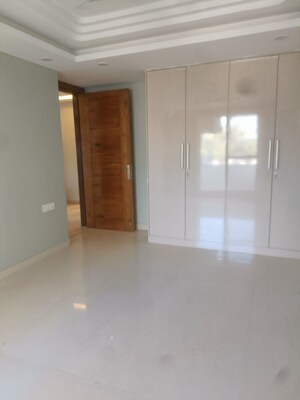 Room in 3 BHK Builder Floor at Sector 28 – for Sale