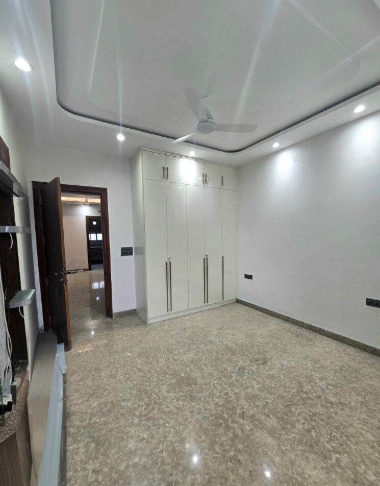 Room, rohini sector 24 2 Bedroom 800 Sq.Ft. Builder Floor In Rohini Sector 24 Delhi 9509537