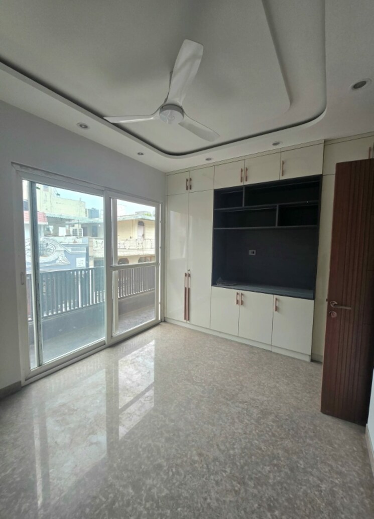 Room, rohini sector 24 2 Bedroom 800 Sq.Ft. Builder Floor In Rohini Sector 24 Delhi 9509537