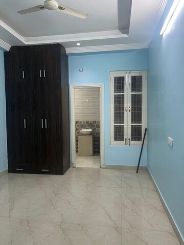 2 BHK Apartment For Rent in Canal Road