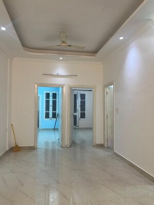 Room in 2 BHK Apartment at Canal Road – for Rent