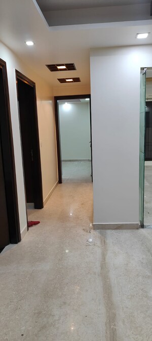 Room in 3 BHK Builder Floor at Rajouri Garden – for Rent