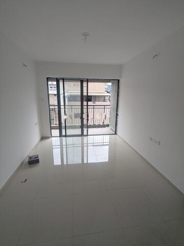 Room in 3 BHK Apartment at Godrej Green Vistas, Mahalunge – for Rent