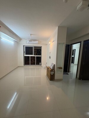 2 BHK Apartment For Rent in Lodha Vista, Lower Parel