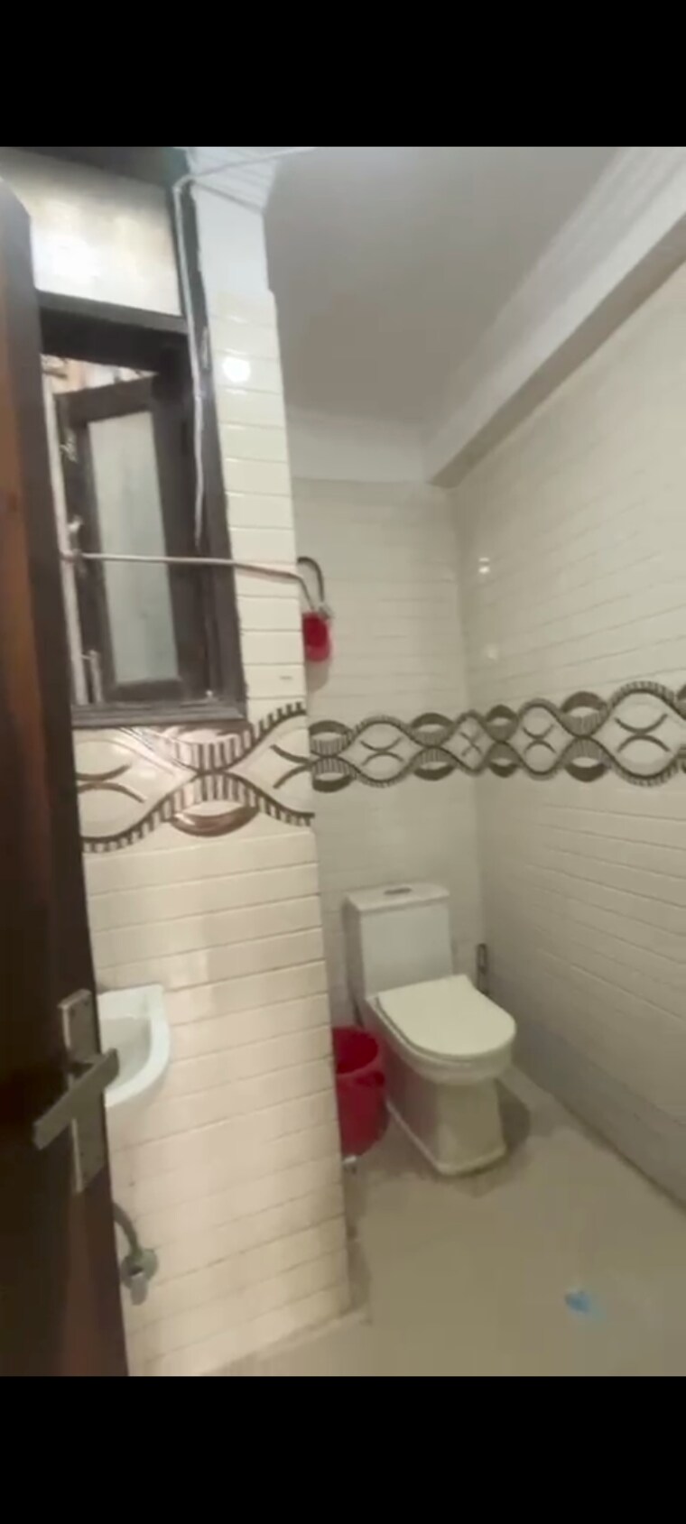 Bathroom, chattarpur 2 Bedroom 850 Sq.Ft. Builder Floor In Chattarpur Delhi 9509608