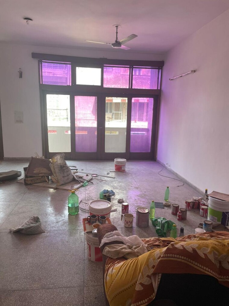 Living Room, defence colony 3 Bedroom 325 Sq.Yd. Builder Floor In Defence Colony Delhi 9509610