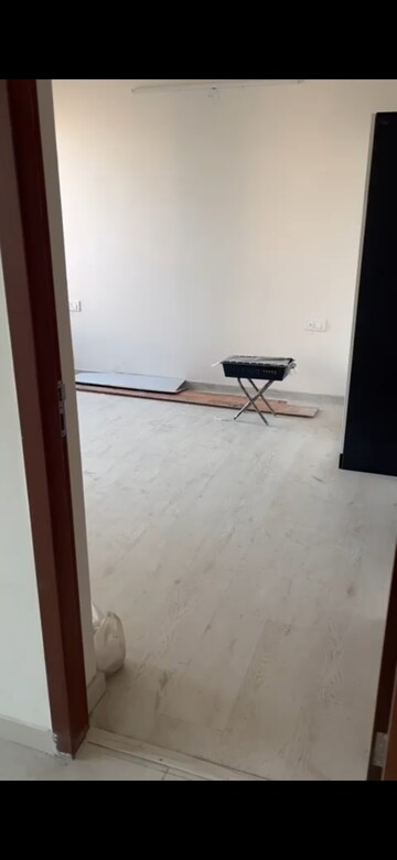 Room in 3 BHK Apartment at Shapoorji Pallonji Joyville Gurgaon, Sector 102 – for Rent