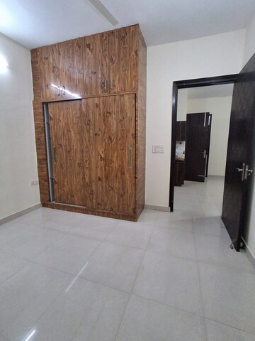 Room in 2 BHK Builder Floor at Orchid Island, Sector 51 – for Rent