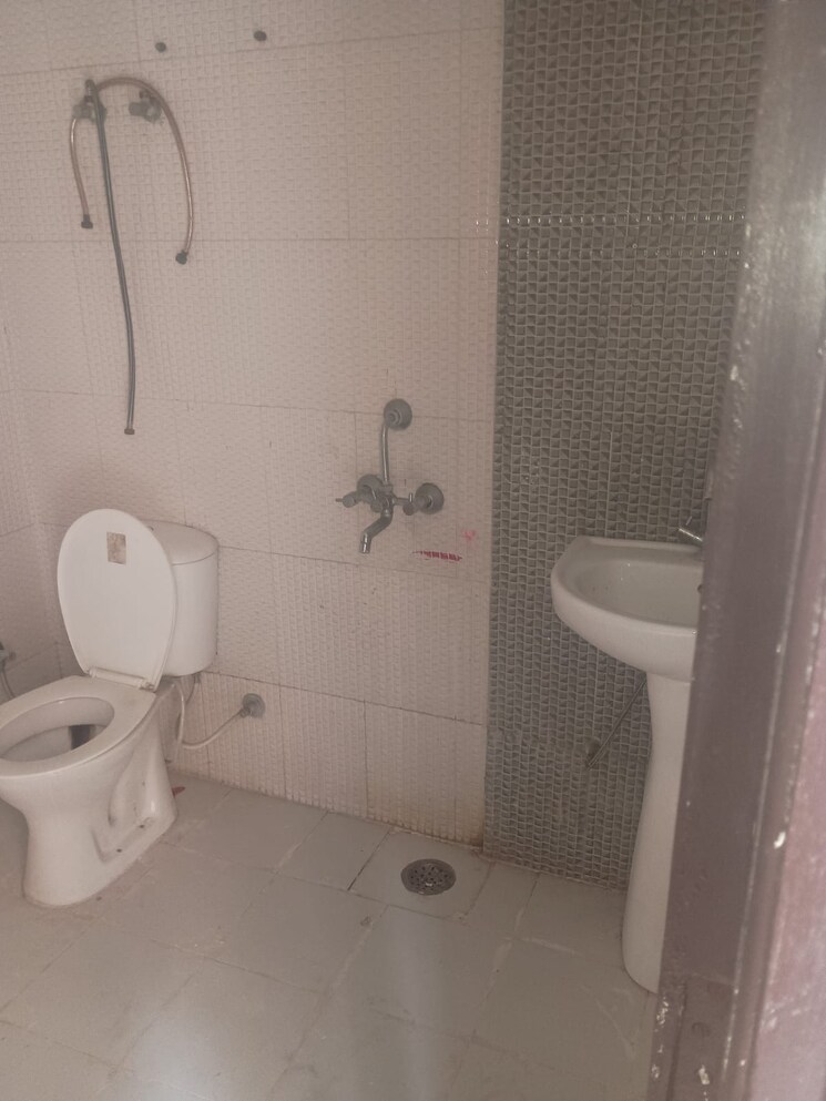 Bathroom, scc-sapphire 2 Bedroom 795 Sq.Ft. Apartment In Raj Nagar Extension Ghaziabad 9509639