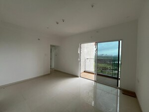 Room in 2 BHK Apartment at Godrej Boulevard Manjri, Manjari – for Rent