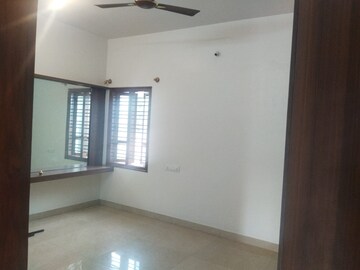 Room in 4 BHK Villa at Royal Placid, Hsr Layout – for Rent