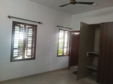 Room in 4 BHK Villa at Royal Placid, Hsr Layout – for Rent
